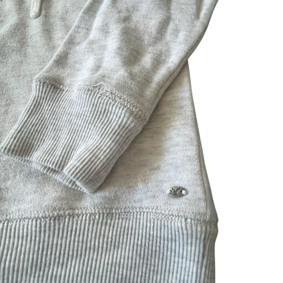 American Eagle gray cotton sweatshirt with "melt my heart" design #casualwear - Picture 4 of 7